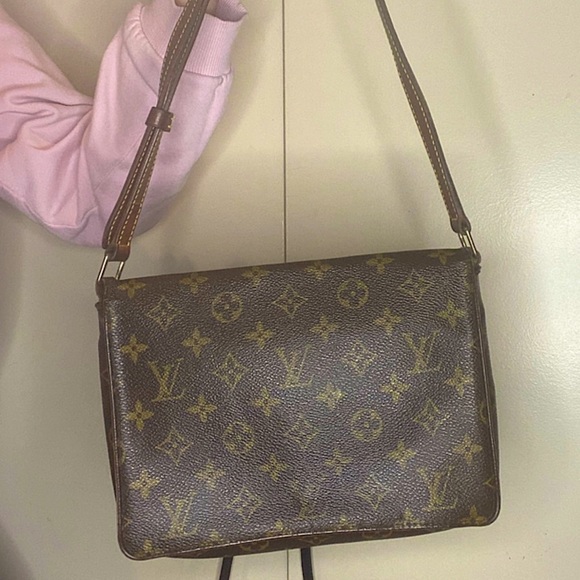 ✈️SOLD✈️ Authentic LV Monogram Musette Tango Bag - Picture 3 of 12
